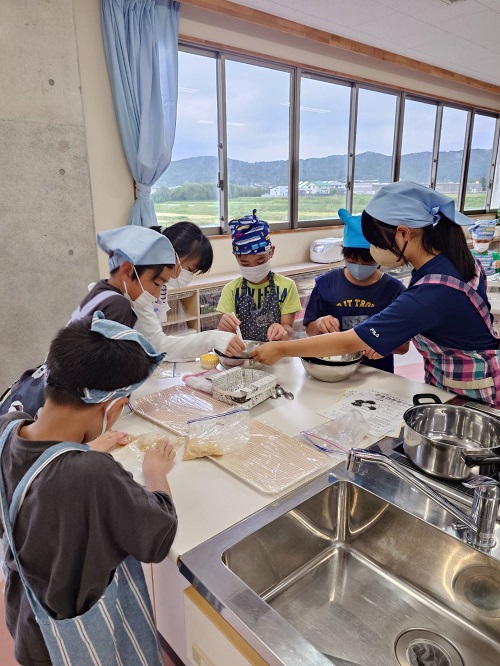土曜スクール鴨川中学校家庭科部と交流2