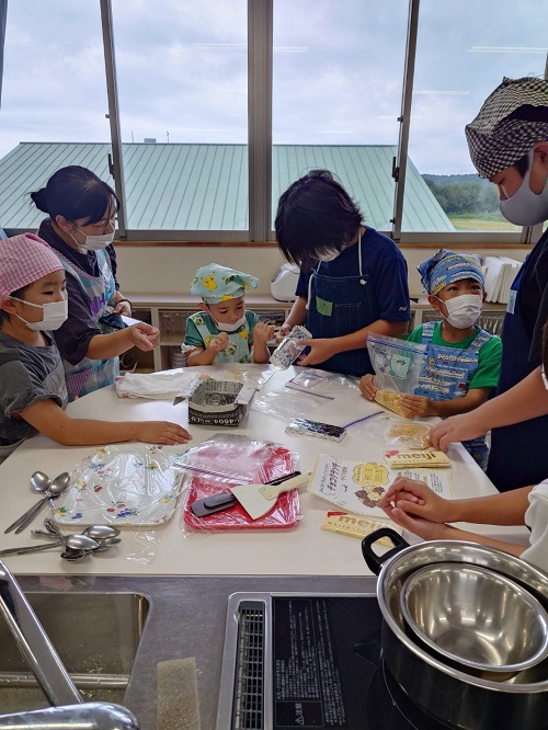土曜スクール鴨川中学校家庭科部と交流4