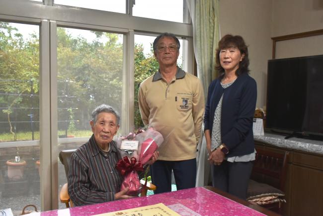 村尾さんとご家族の写真