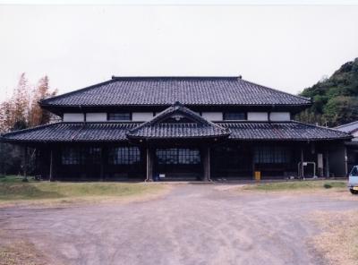 Izumi Community House 