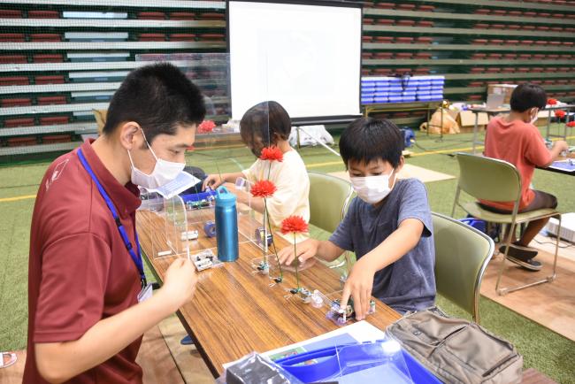 ゆらゆらテーブル”を作って地震に強い構造を知ろう