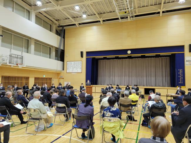 長狭学園体育館での市民懇談会の様子