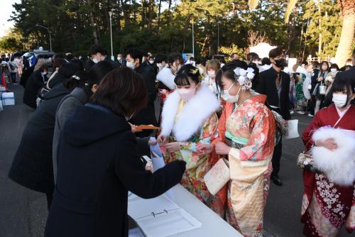 令和4年度二十歳の集いの写真02