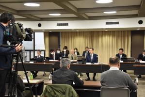 記者会見の会場内の様子