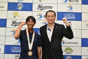 市長と脇坂さんの写真
