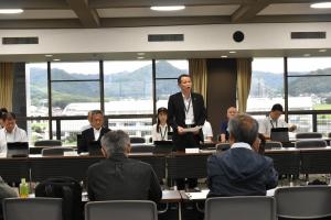 定例記者会見の会場の様子