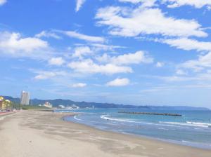 前原横渚の青い海と空